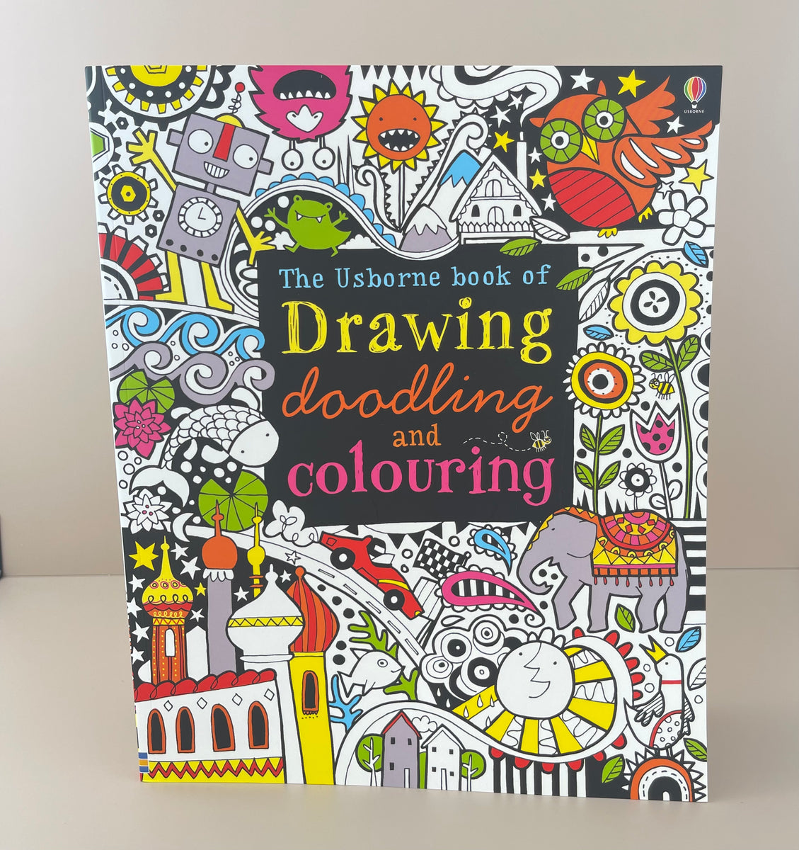 Drawing, Doodling and Colouring Book Peppa Penny