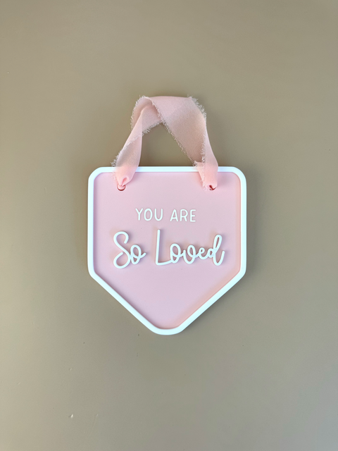 Decor Wall Banner - You are so loved - Luma Light