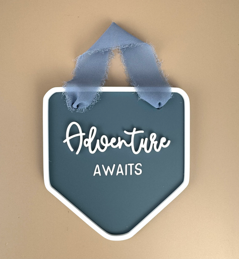 Decor Wall Banner - Adventure awaits - Luma Light