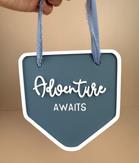 Decor Wall Banner - Adventure awaits - Luma Light