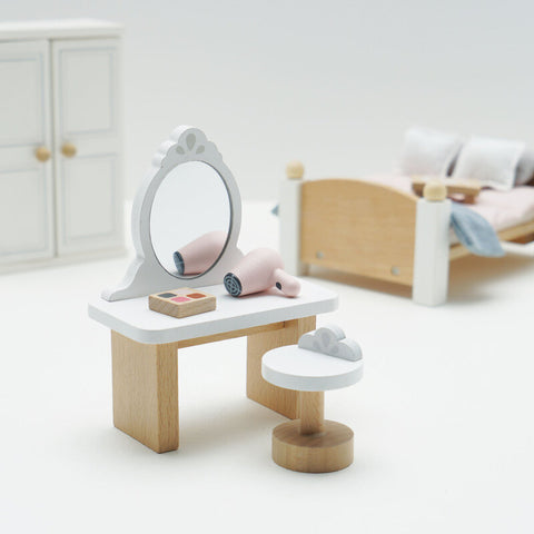 Daisylane Master Bedroom Doll Furniture - Le Toy Van