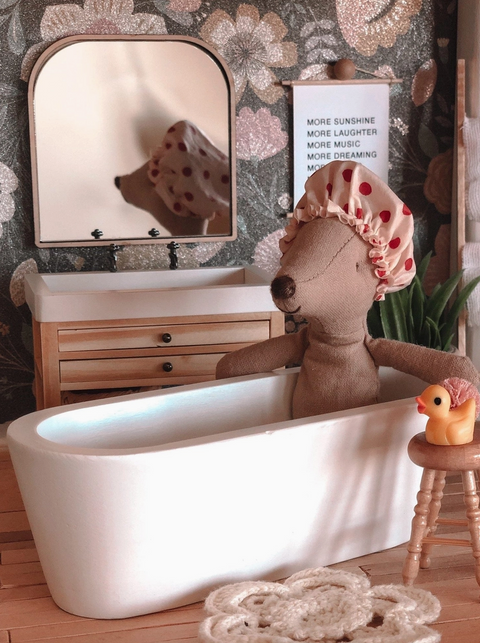 Dollhouse Oval Soaking Bath Tub | White - Macy Mae Dollhouse Designs