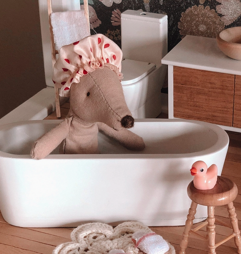 Dollhouse Oval Soaking Bath Tub | White - Macy Mae Dollhouse Designs