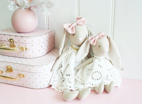 Baby Broderie Bunny 25cm - Alimrose