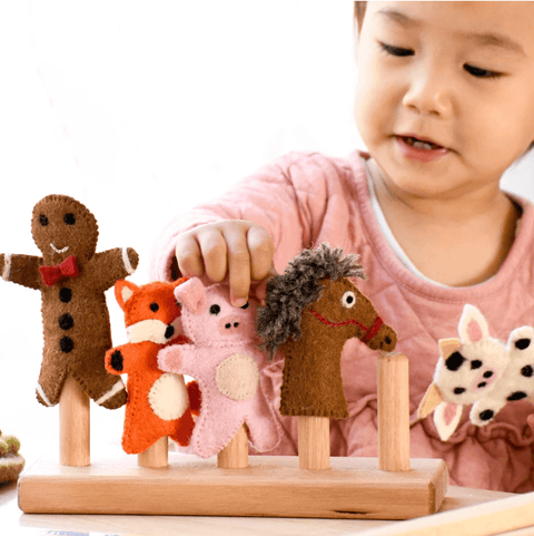 Gingerbread Man Story -Finger Puppet Set - Tara's Treasures