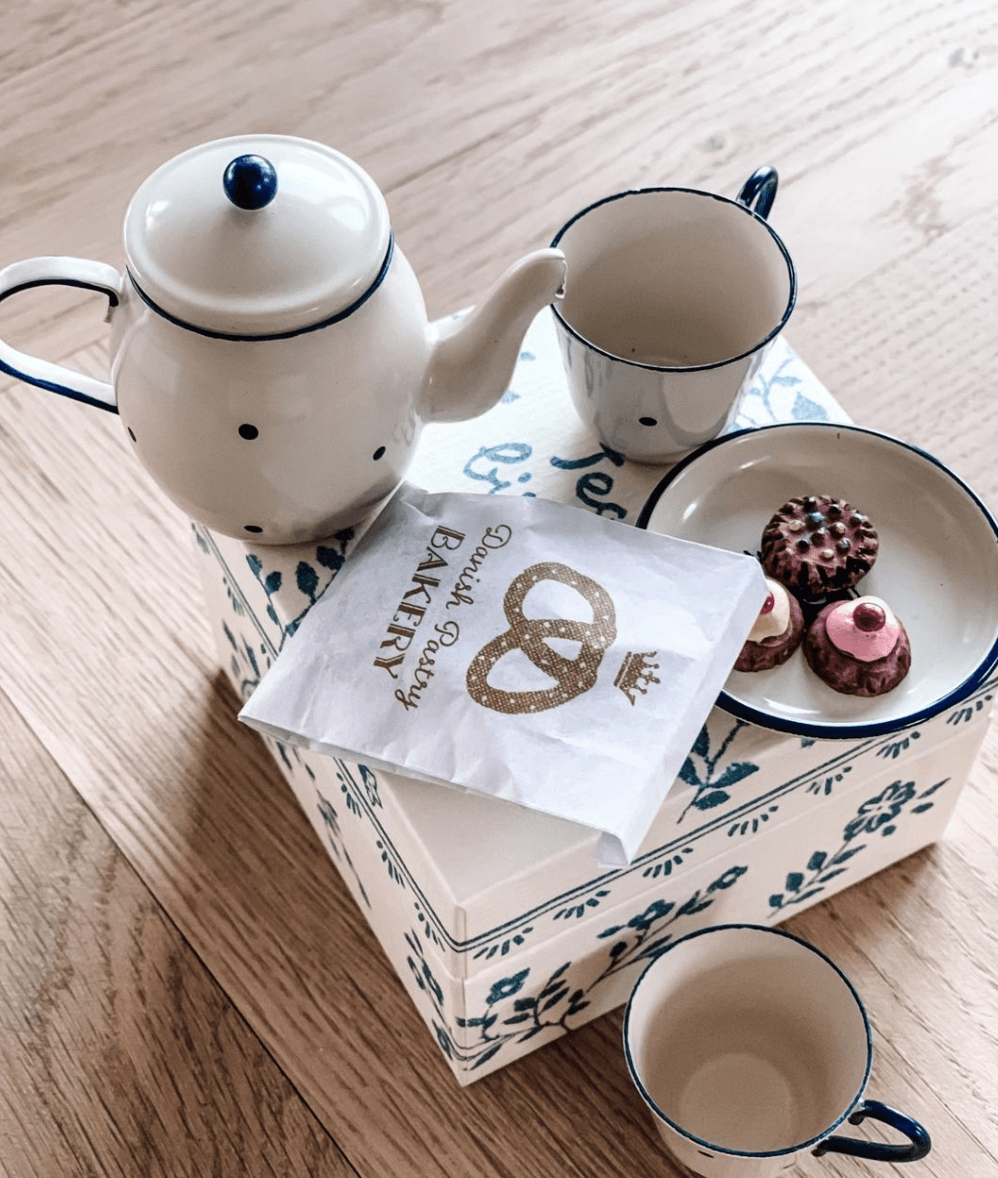 Tea & Biscuits for Two - Maileg